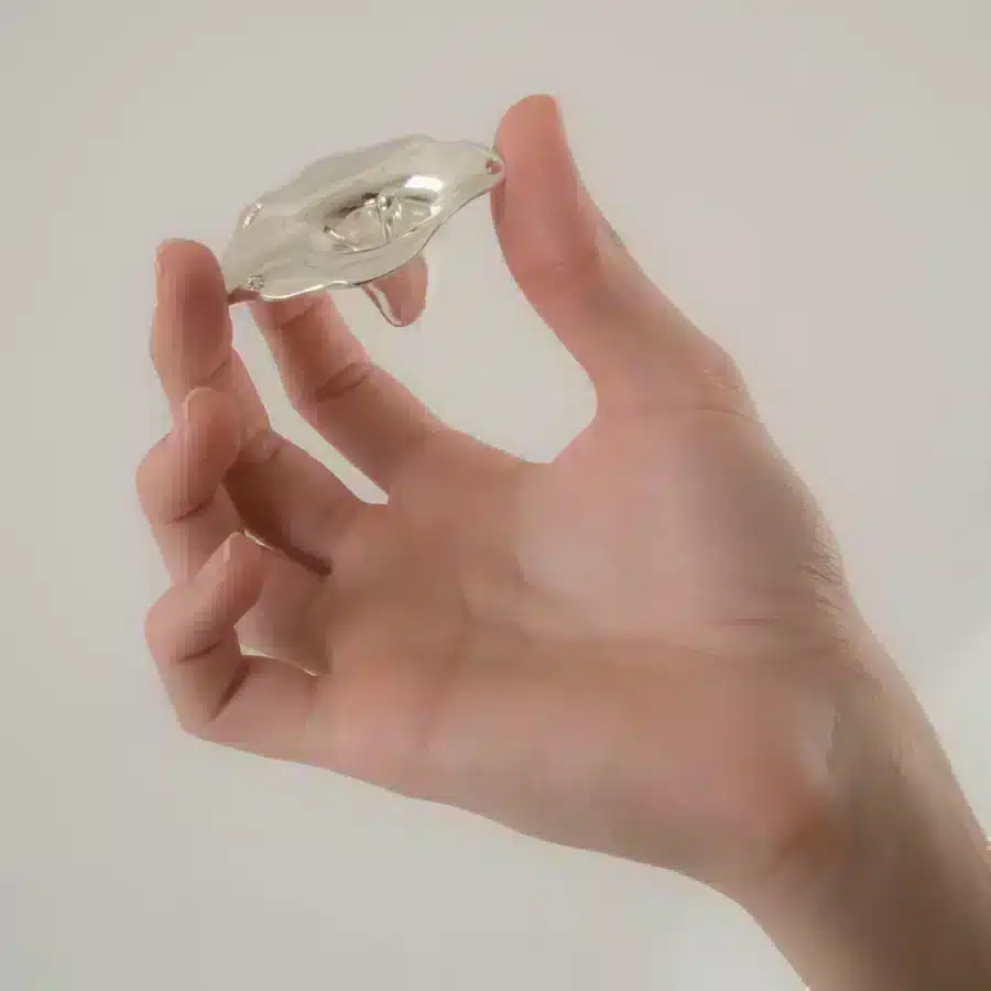 Sylvie Monthule Penetrerend Sieraad Flower Zilver 2